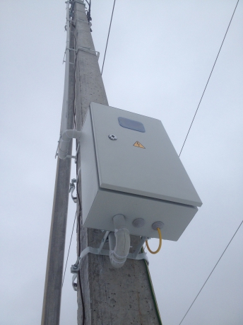 Электричество в деревянном доме. Проводили электричество в поселке Хлебниково.