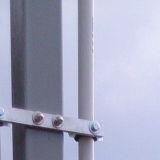 Трубостойка для ввода электричества на участок была смонтирована в Можайске