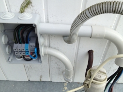 Крепление сипа к дому. 8(499)343-34-17