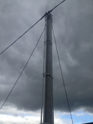 Провод от столба к дому. 8(499)343-34-17