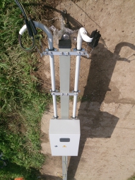 Стойка металлическая для ввода кабеля. 8(499)343-34-17