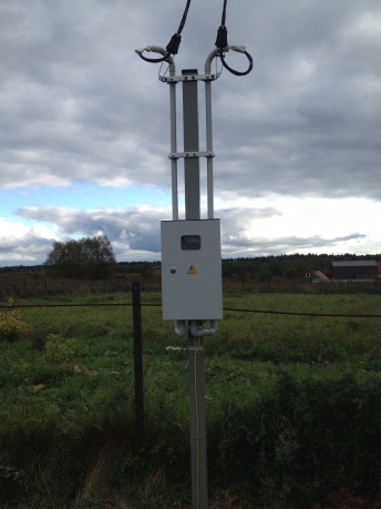 Брехово Солнечногорский район. Завод Ксенон. Устанавливали на поле 20 трубостоек