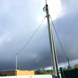 Работы на столбе . Протяжка сип кабеля от столба до бытовке. На бытовке установили трубу.